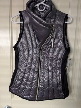 Vest by Calvin Klein, NWT, size Medium, Silver